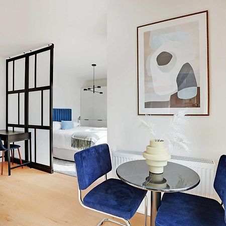 Raffinement Et Confort Dans Cette Residence A Levallois-Perret Luaran gambar