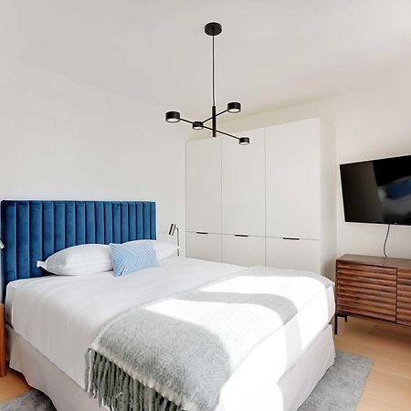 Raffinement Et Confort Dans Cette Residence A Levallois-Perret Luaran gambar