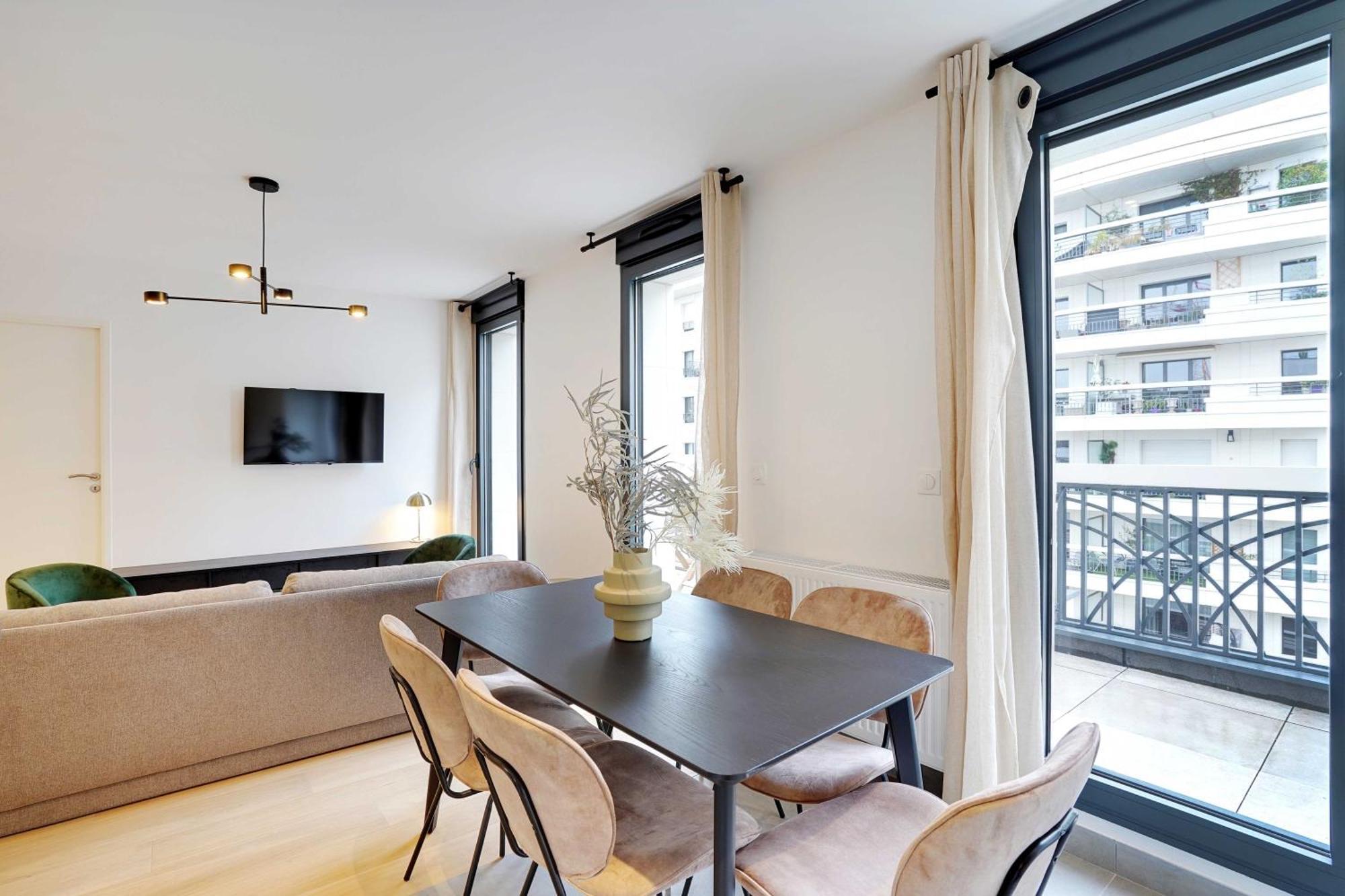 Raffinement Et Confort Dans Cette Residence A Levallois-Perret Luaran gambar