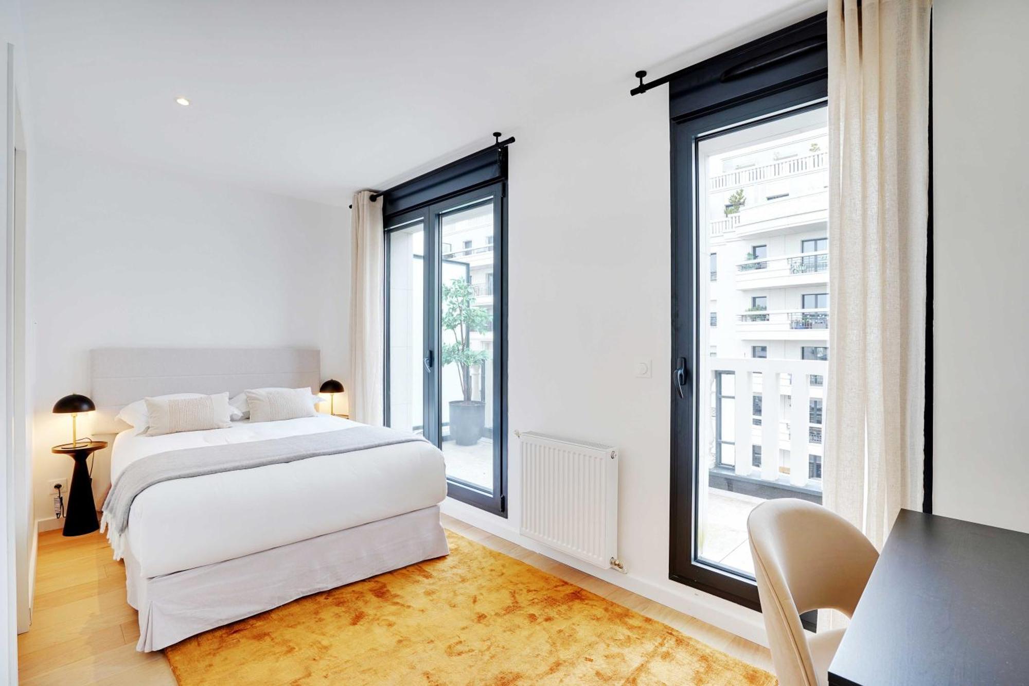 Raffinement Et Confort Dans Cette Residence A Levallois-Perret Luaran gambar