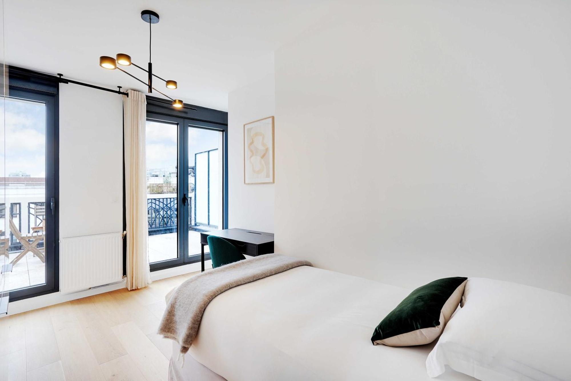 Raffinement Et Confort Dans Cette Residence A Levallois-Perret Luaran gambar