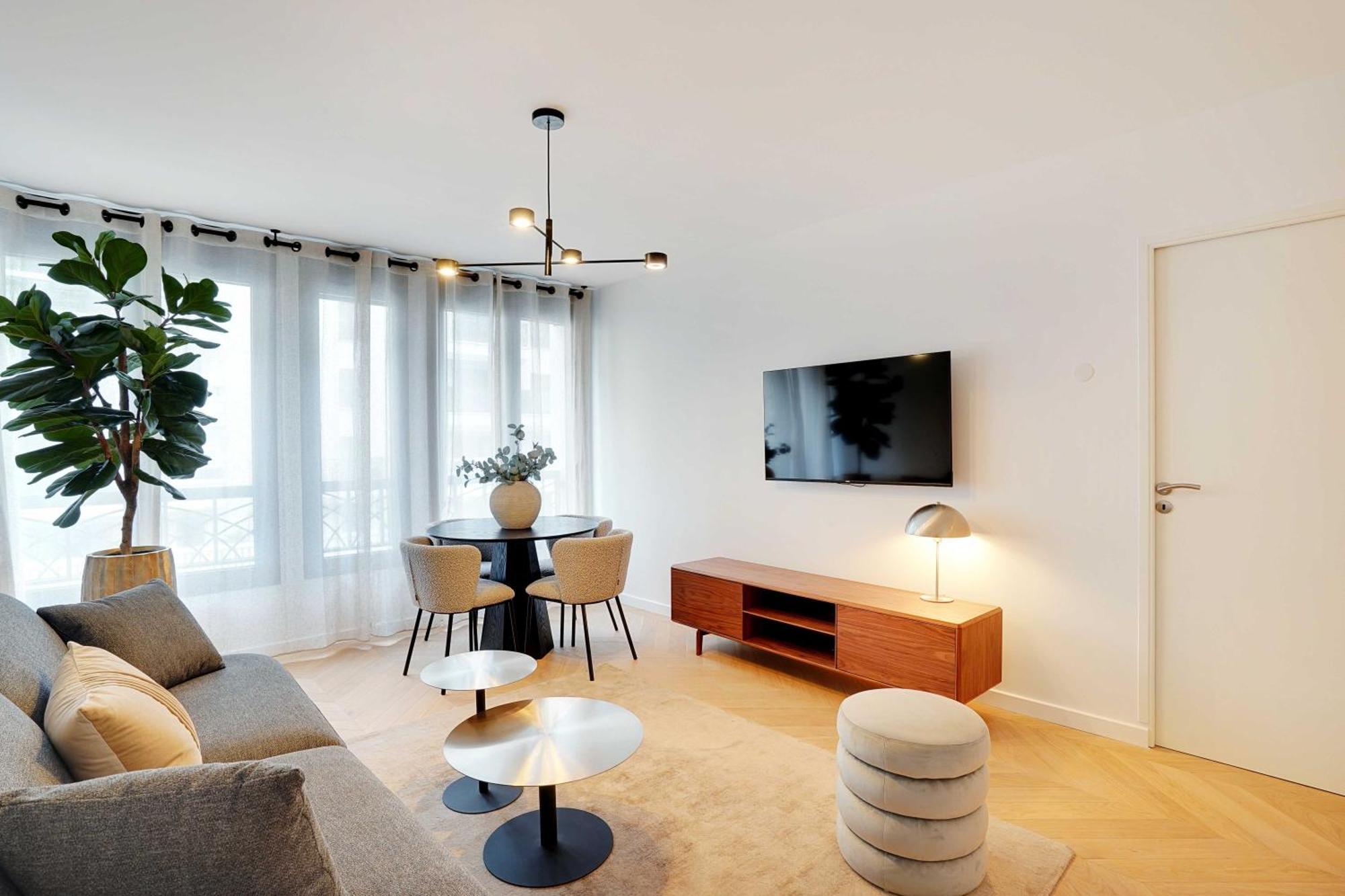 Raffinement Et Confort Dans Cette Residence A Levallois-Perret Luaran gambar