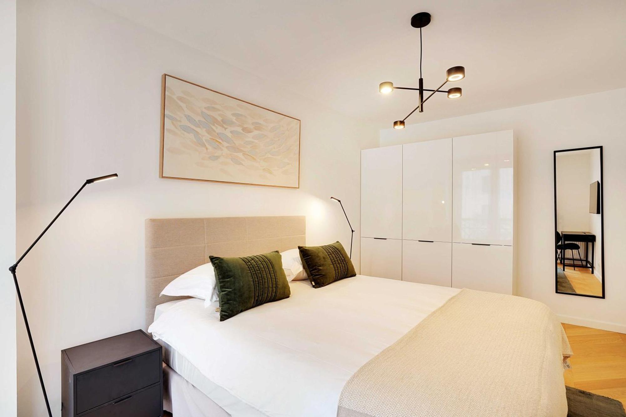 Raffinement Et Confort Dans Cette Residence A Levallois-Perret Luaran gambar