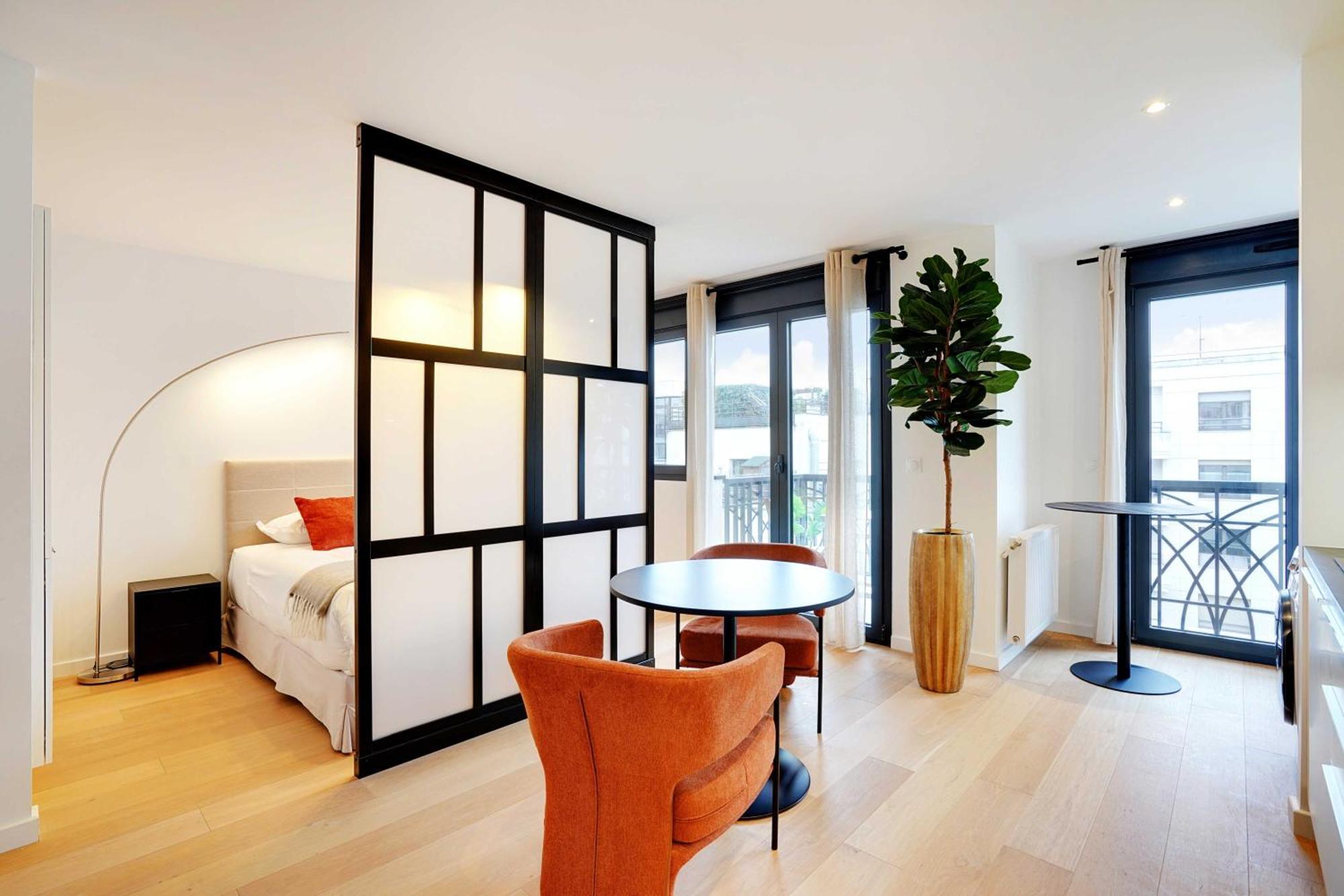 Raffinement Et Confort Dans Cette Residence A Levallois-Perret Luaran gambar
