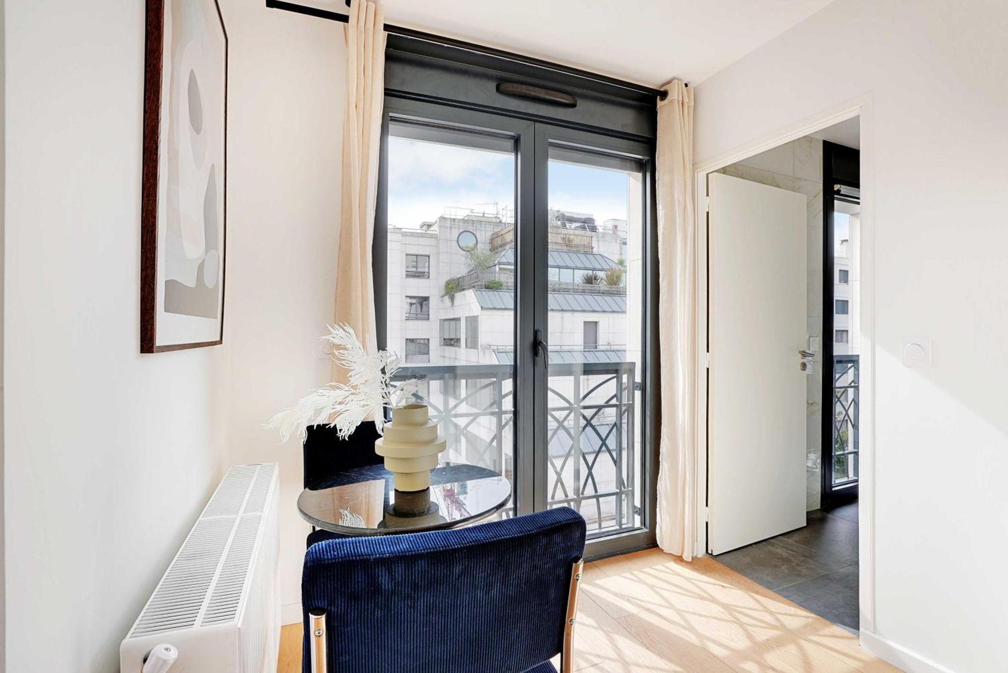 Raffinement Et Confort Dans Cette Residence A Levallois-Perret Luaran gambar