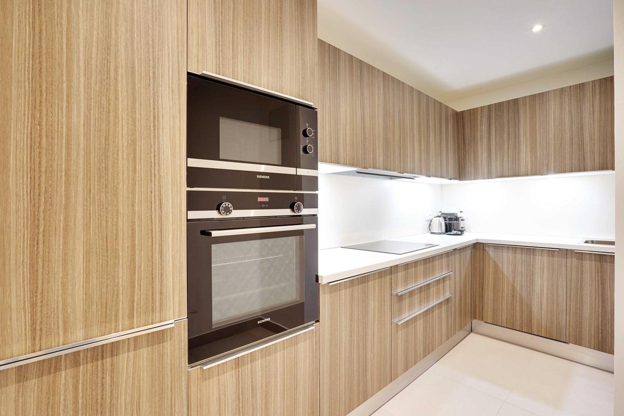 Raffinement Et Confort Dans Cette Residence A Levallois-Perret Luaran gambar