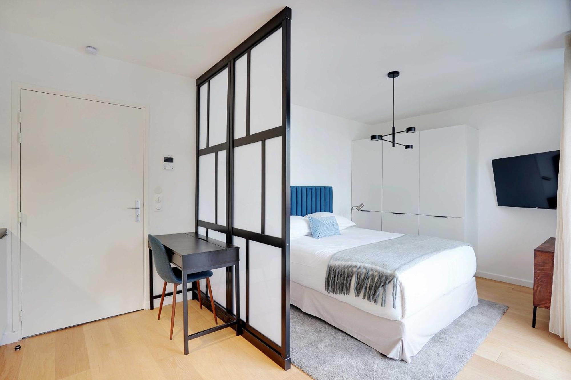 Raffinement Et Confort Dans Cette Residence A Levallois-Perret Luaran gambar
